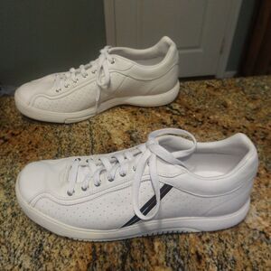 Tommy Hilfiger Women's White Leather Casual Sneaker Shoes Size 10.5M TM04599